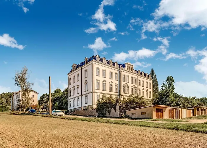 别墅 Attractive With Garden In Borstendorf